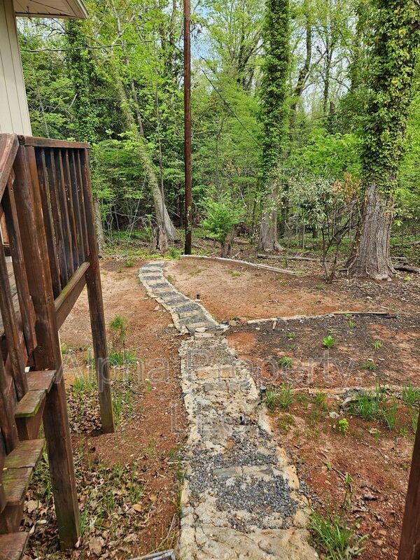 Photo - 300 Amherst Dr