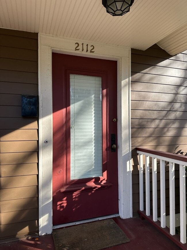 Photo - Fall In Love With Your Next Home! 2x1 in a Historic Queen Anne Home!