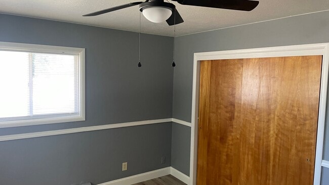 Photo - 304 Ash St S