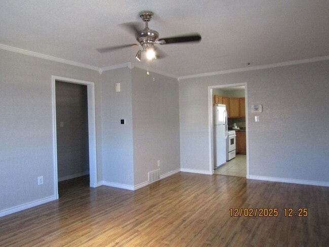 Photo - Very nice spacious home located in the Heinz area!