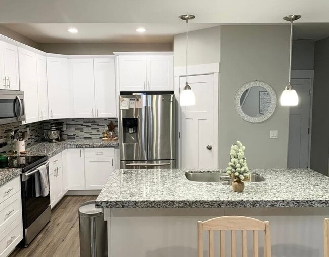 Photo - 1999 E Abbey Way