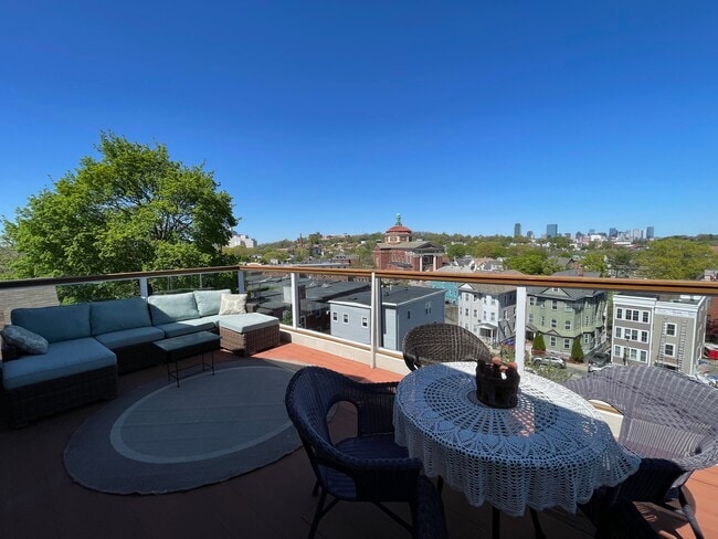 Photo - 32 Sheridan St Apartments Unit 3