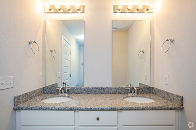 3BR, 2.5BA - 1,553SF