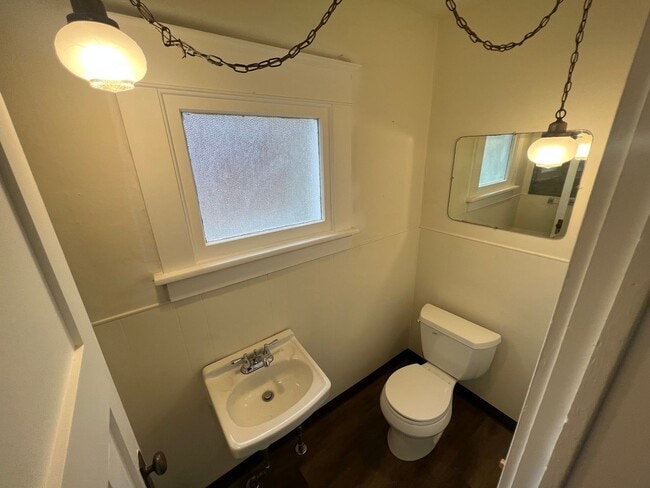 Photo - Stunning 7 Bed, 4 Bath House in GU Distric...