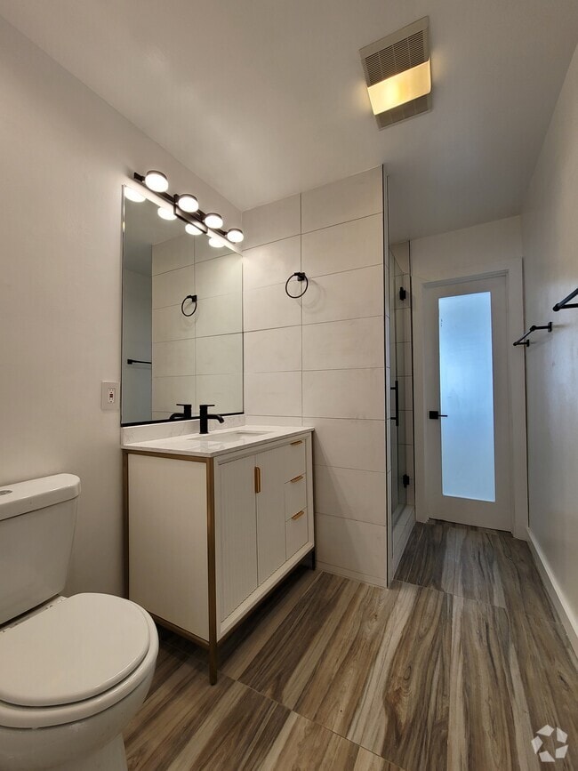 Building Photo - 2604 Graham Ave Unit A Rental