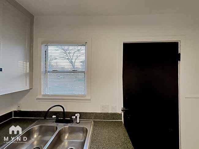 Photo - 401 N Montclair Ave