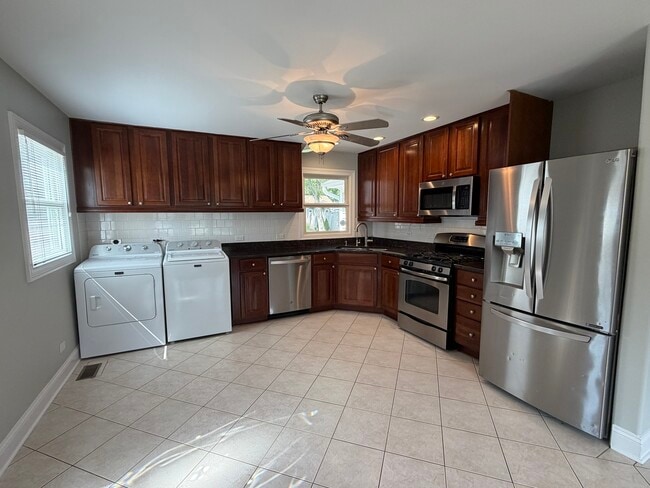 Photo - 2204 Campbell St