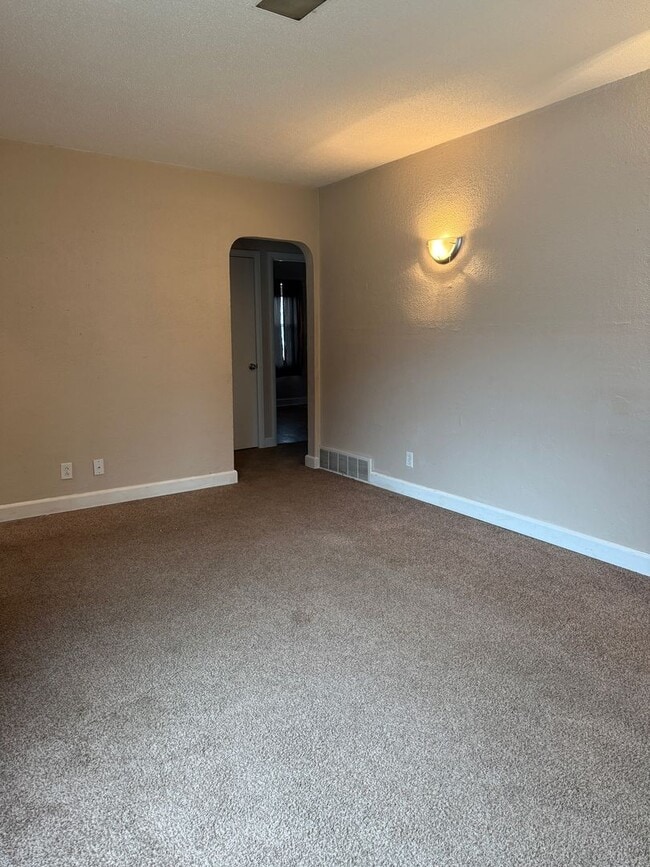 Photo - 3 Bedroom 1.5 Bath / House