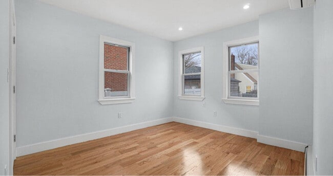 Photo - 158-29-15875 75th Ave