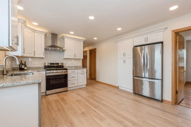 Photo - 8108 N Oriole Ave