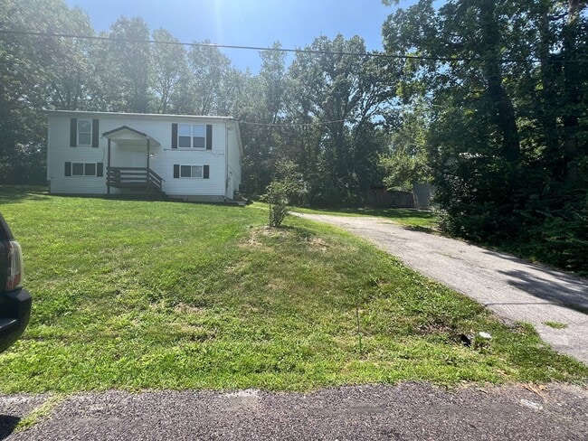 Building Photo - 4-bedroom 1.5 baths house near I-44