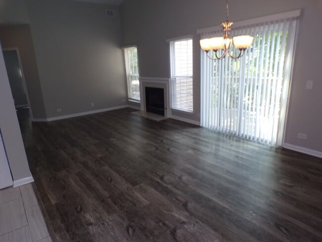 Photo - 1053 Woodhill Ct