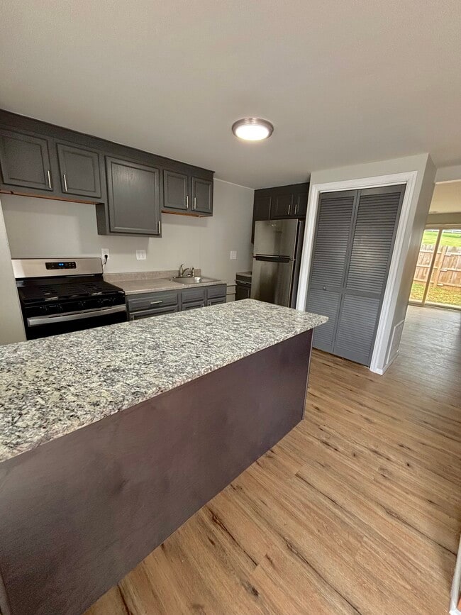 Photo - 3241 Chestnut St
