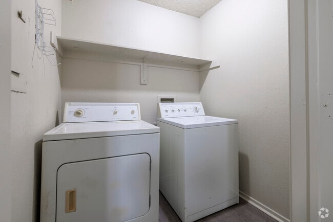 2BR, 1.5BA - 1085SF - Laundry Area