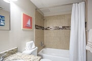 2BR, 1.5BA - 930 SF