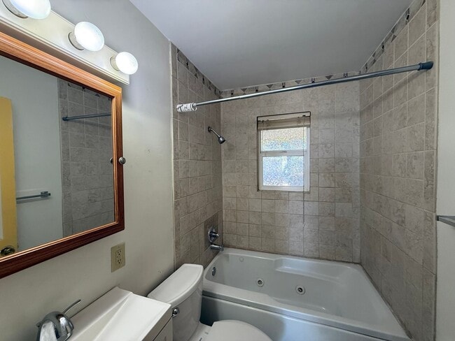 Photo - 1317 W Kelly St