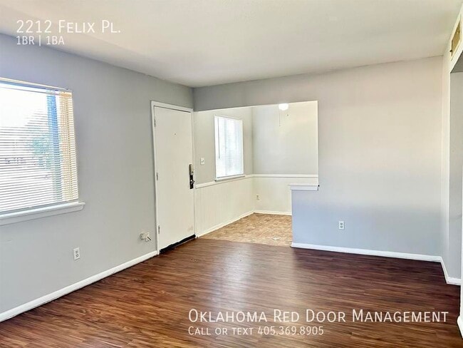 Photo - 2212 Felix Pl