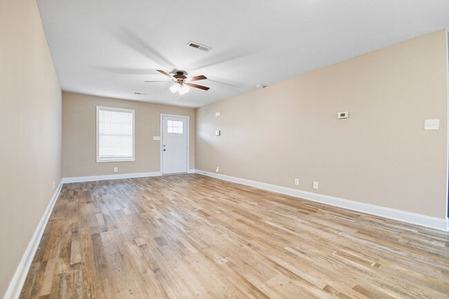 Photo - Pet Friendly Three Bedroom!