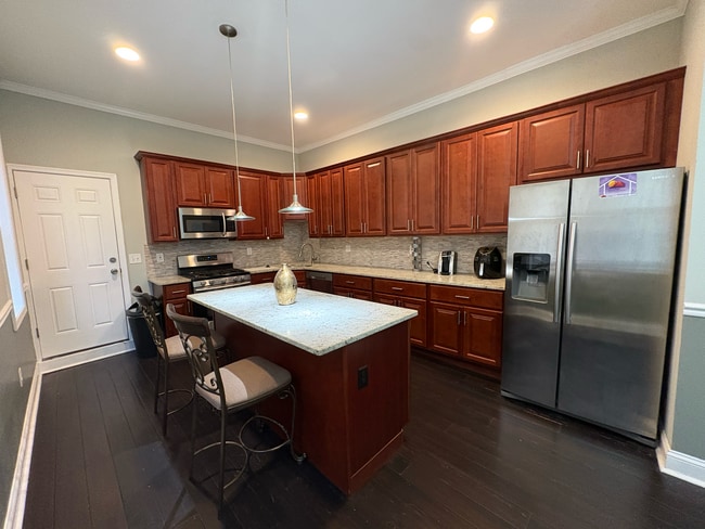 Photo - 1046 W Lombard St