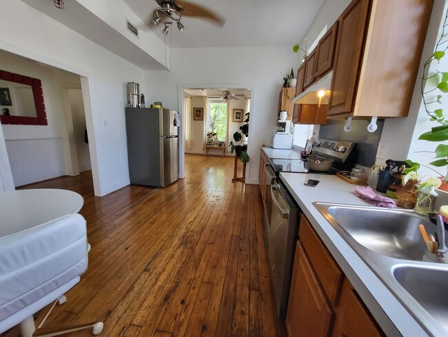Photo - 228 W Broad St Unit 3