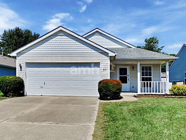 Photo - 818 Somerset Ct House