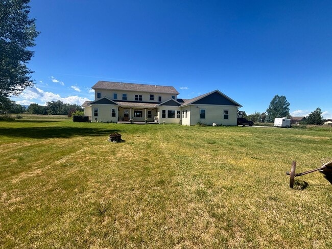 Photo - Beautiful 4B/3B home on acreage with mountain views