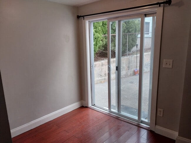 Photo - 87 Bradford St