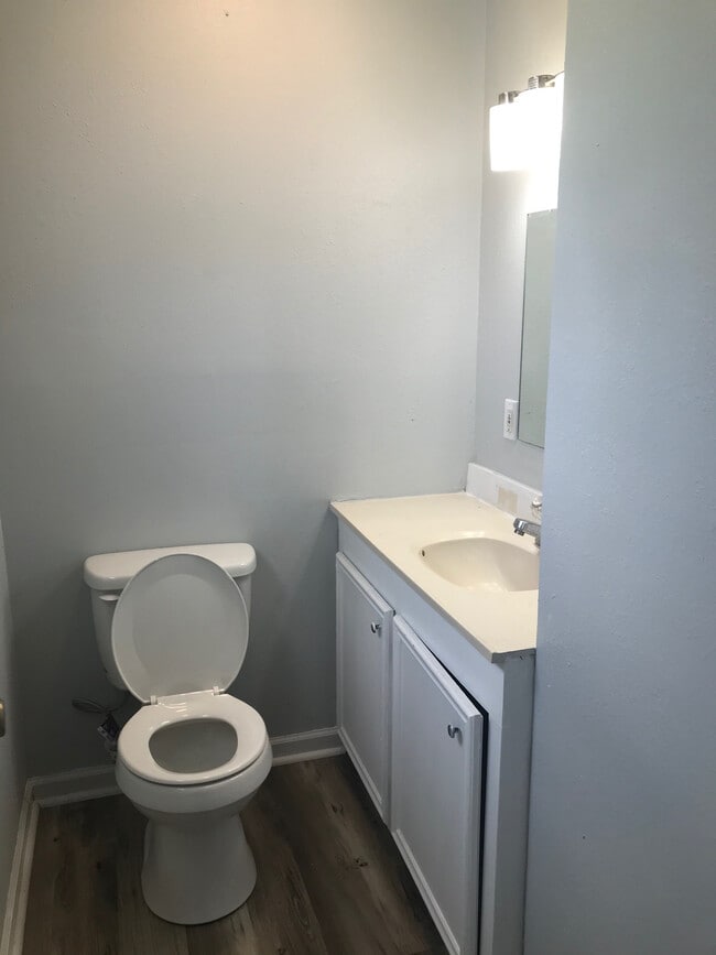 Photo - 914 Prater Rd