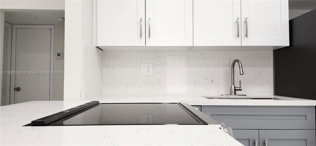 Photo - 830 NE 143rd St