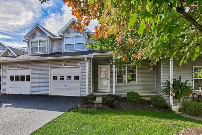 Photo - 1285 Courtney Dr