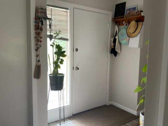15 Carriage Dr Unit Heritage Glen 3BR Ranch