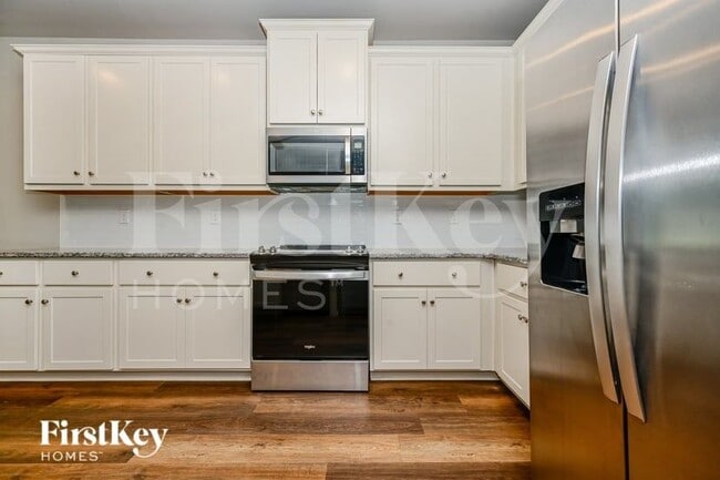 Photo - 215 Cheshire Dr