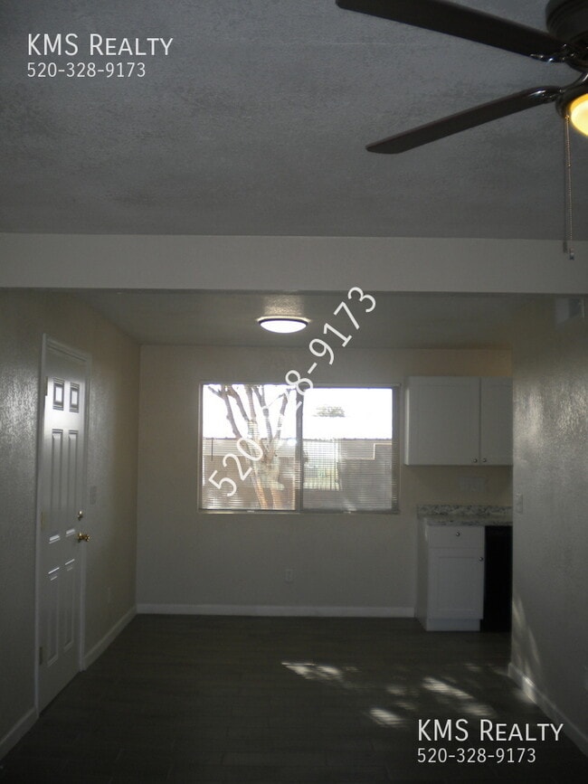 3636 S Marvin Pl
