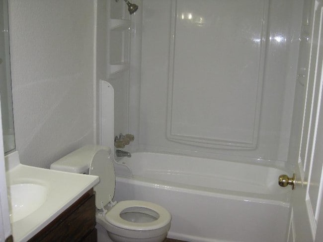 Photo - 1539 W 206th St Unit D