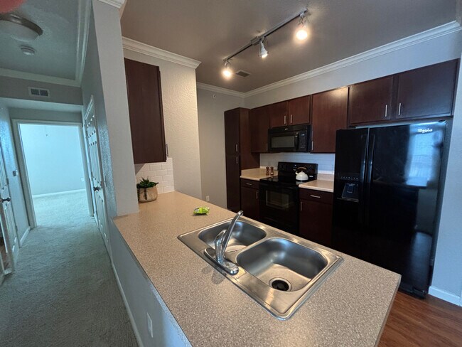 Photo - 1811 Medical Pkwy Unit b1