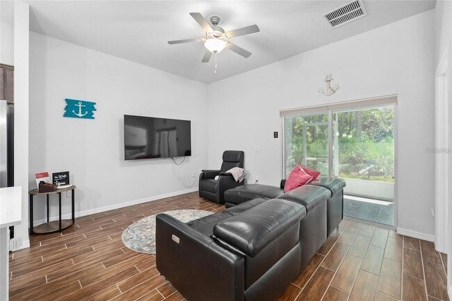 Photo - 37 Ullman Pl