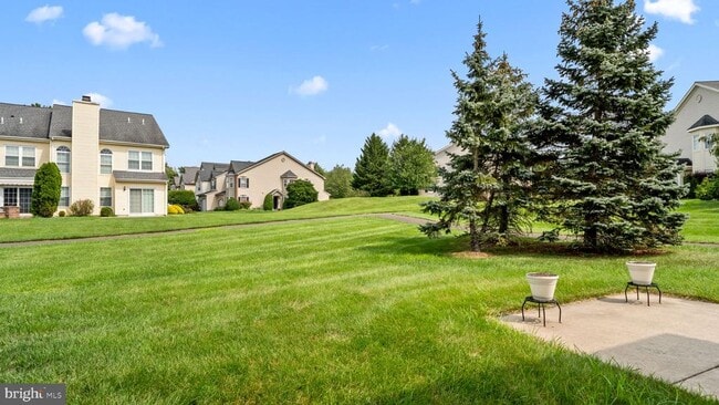 Photo - 301 Holly Hill Ct