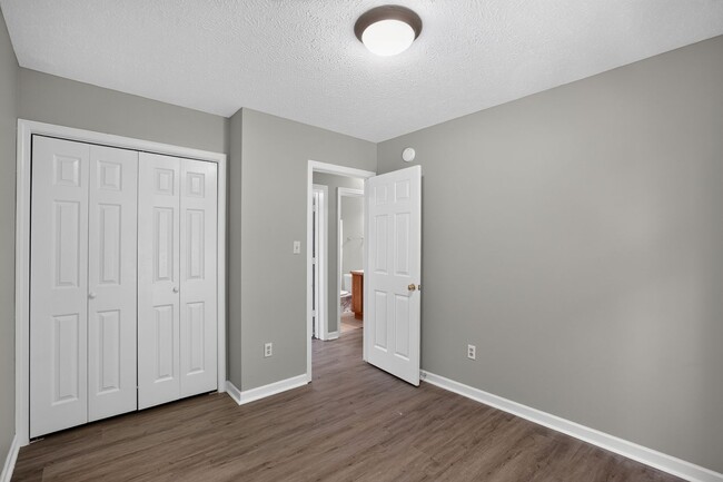 Photo - End Unit Townhouse in King George