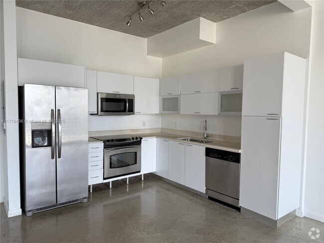 Building Photo - 234 NE 3rd St Unit 1205 Rental