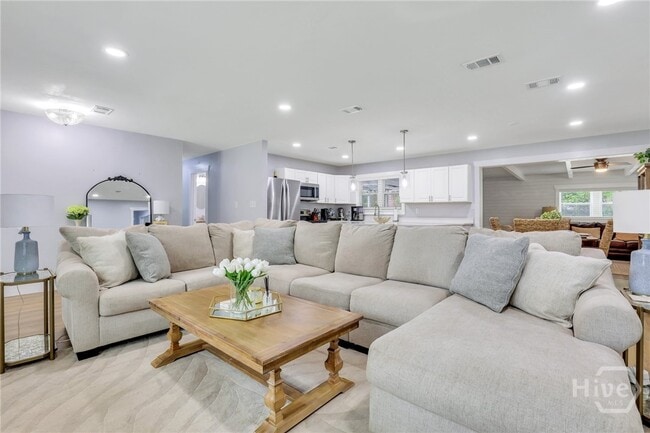 Photo - 607 Dyches Dr