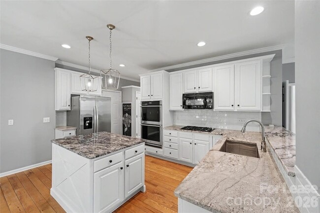 Photo - 16922 Laureate Rd