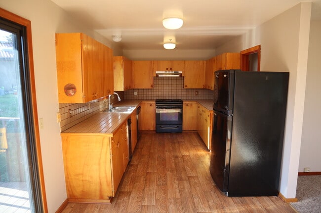 Photo - 203 Morning Sun Ave