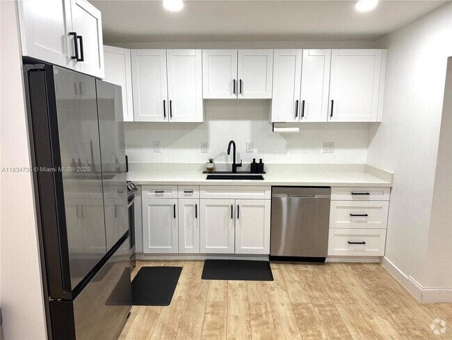 Building Photo - 3820 NW 5th St Rental