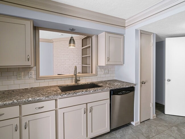 Photo - 1144 N Kirkwood Rd