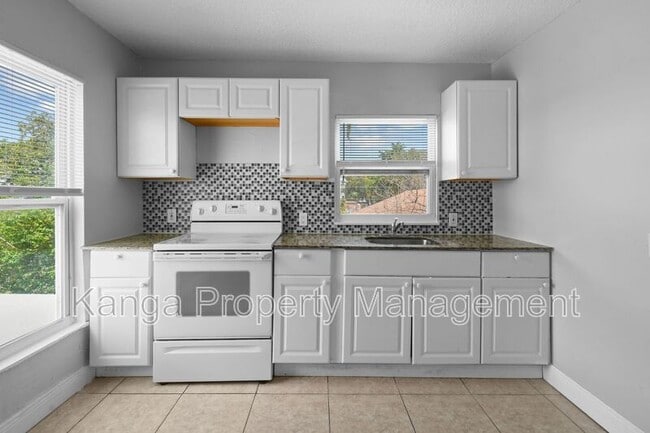 Photo - 3721 Henry Ave Unit #A (Upper)