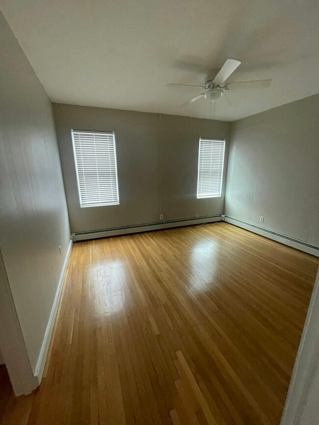 28-32-32 Mary Ave Unit 1
