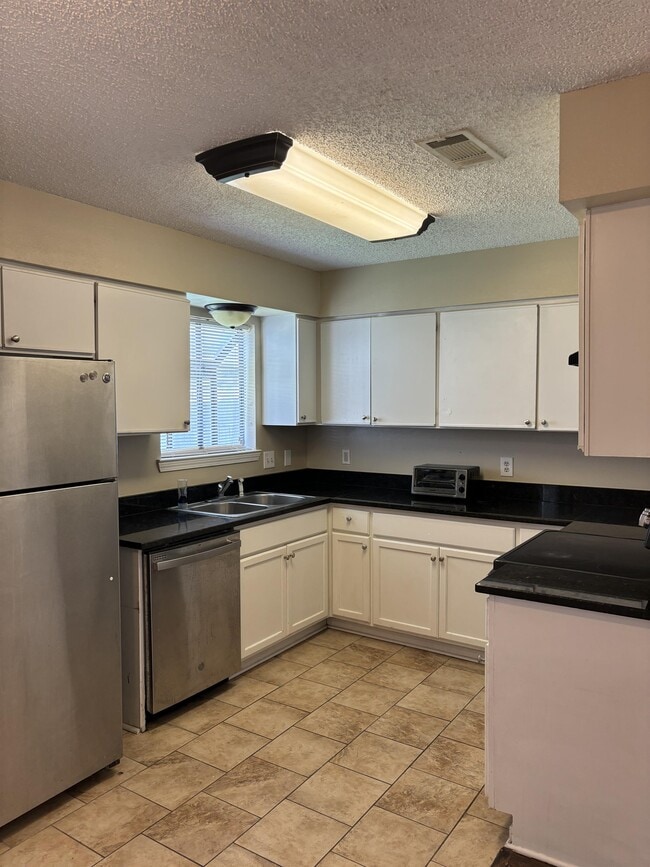 Photo - 15550 Riverdale Ave E