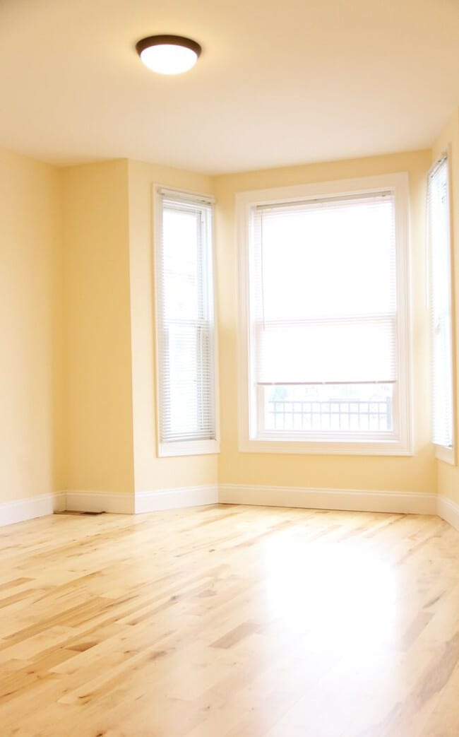 Photo - 160 North St Unit Large 9 Bedroom House!