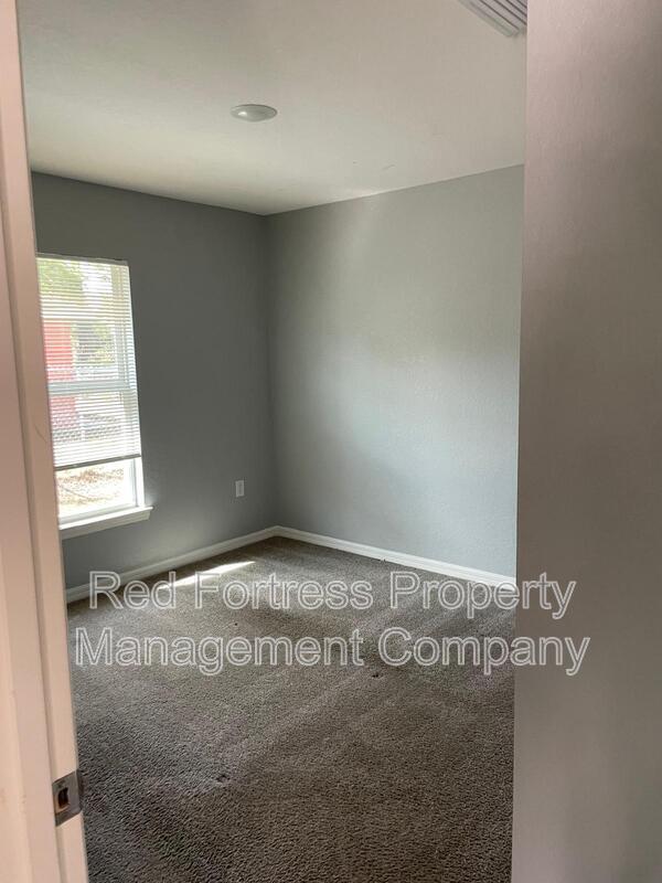 Photo - 3012 51st St W