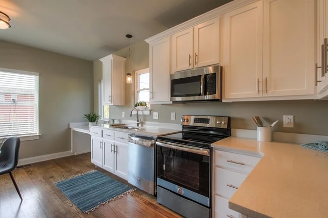 Photo - 123 Berry St